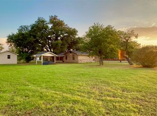 908 N Brazos St, Whitney, TX 76692