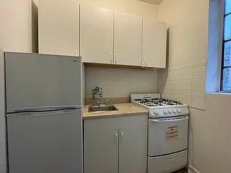 Rented by HOLTON REAL ESTATE INC.