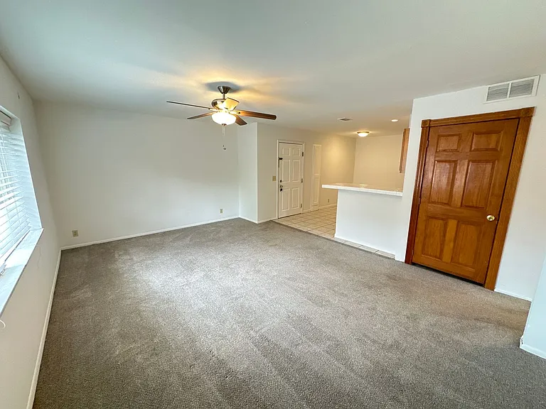 E 15th Ave 325 TPP — Photo 6