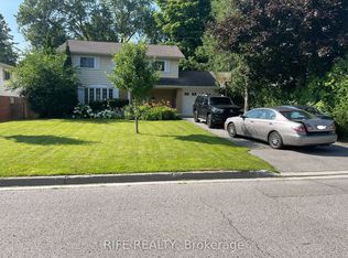 129 Sherwood Forest Dr, Markham, ON L3P1R2