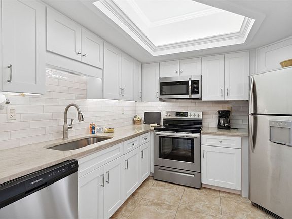 4th image of 234/235 Sandcastles Ct