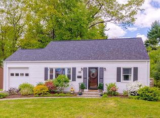 39 Woodbine St, Hamden, CT 06517
