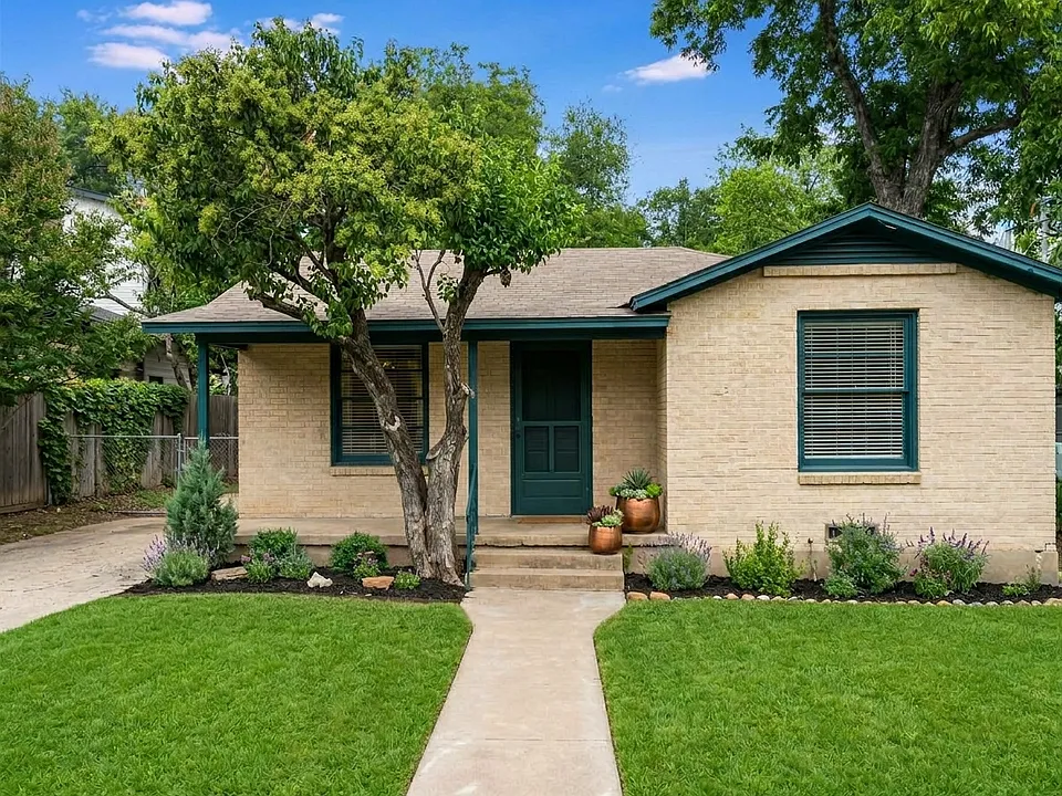 930 E 53rd 1/2 St