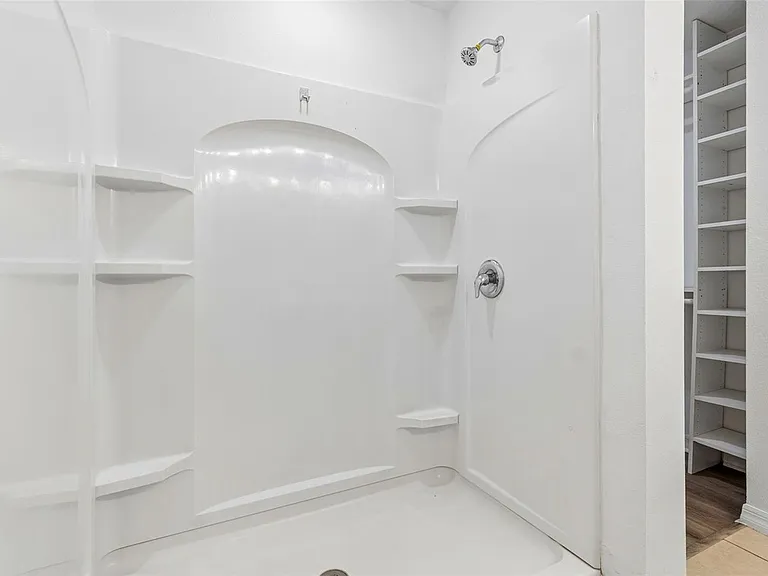 1009 Culbreath Green Ct — Photo 15