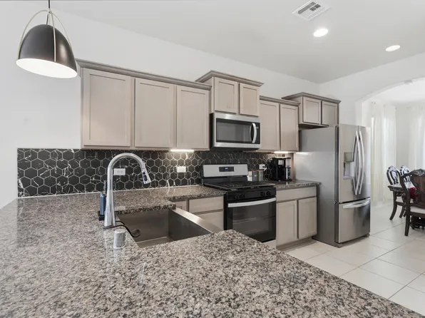 260 Capulin Peak Ave SW, Los Lunas, NM 87031