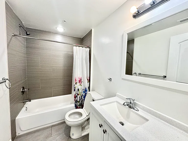 925 N Broad St #4G — Photo 13