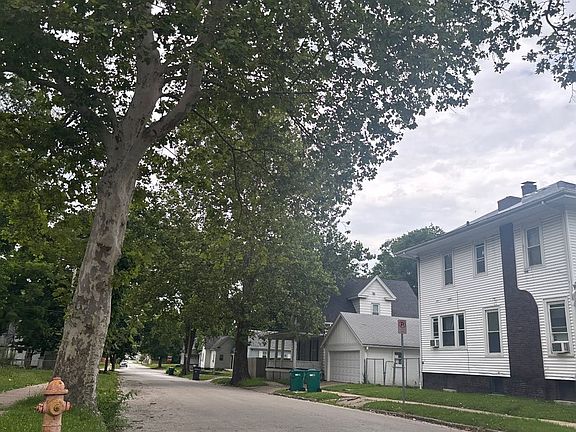 4th image of 1461 E Prairie St