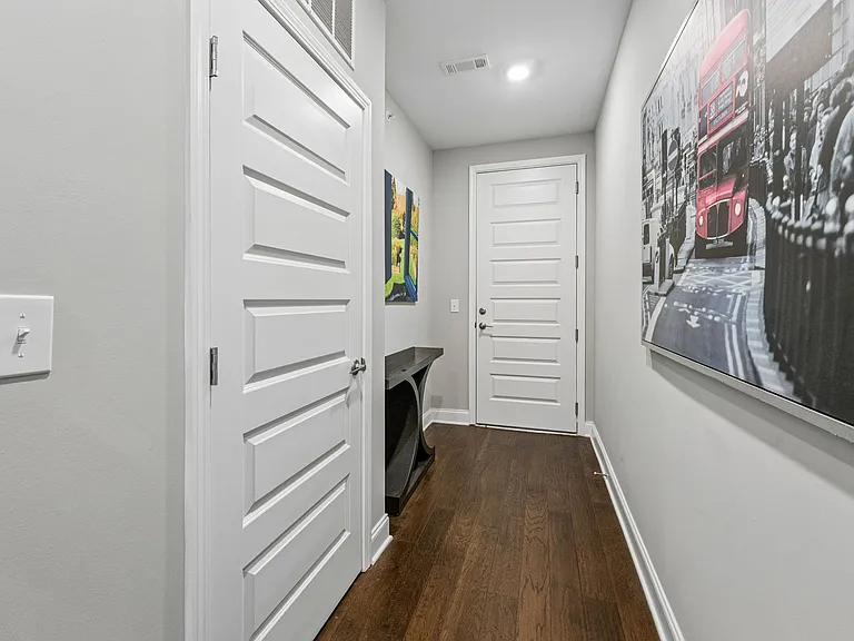 1801 Shadow Green Dr #304 — Photo 3