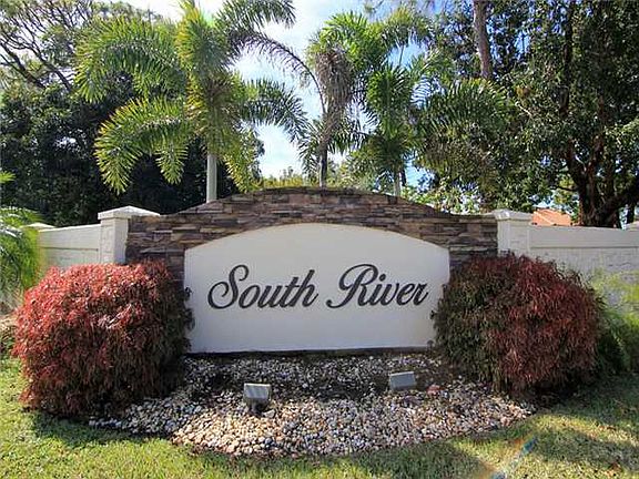 3rd image of 421 SW South River Dr APT 206