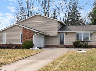 7700 Delaware Dr, Middleburg Heights, OH