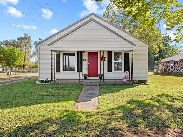 212 N 7th St, Fort Cobb, OK 73038