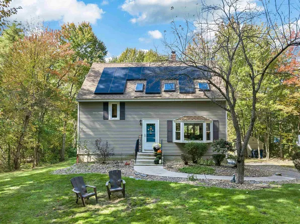 10 Golden Oaks Drive, Salem, NH 03079