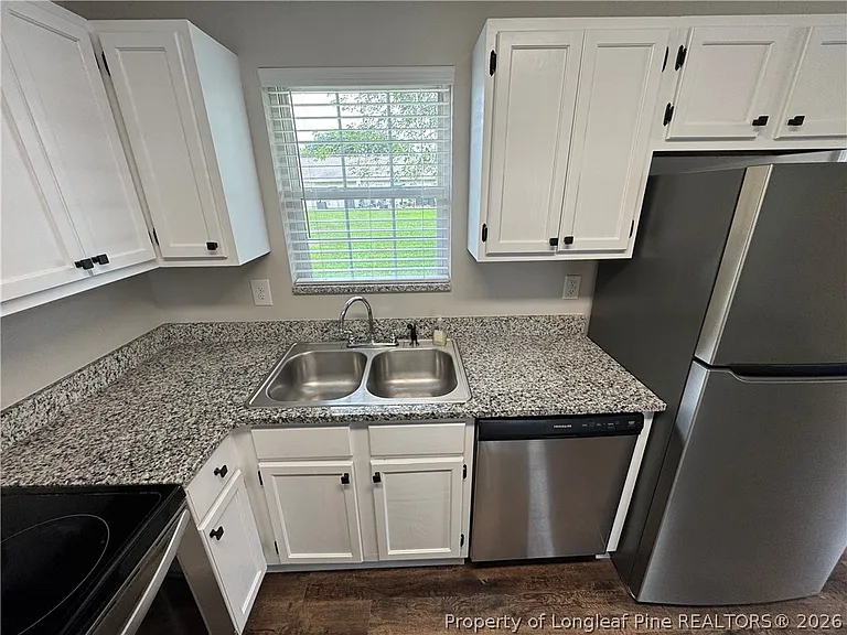503 E 18th St — Photo 13