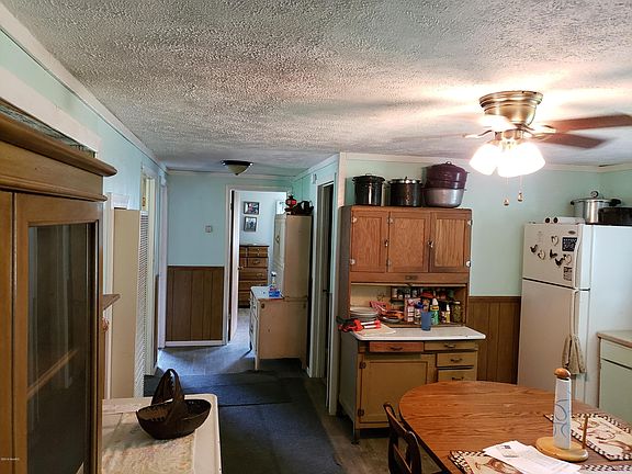 4th image of 30229 Wells St