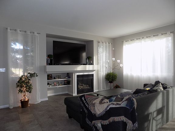 3rd image of 4618 Hilltop Dr #30