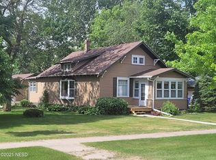 107 5th Ave SE, Clark, SD 57225