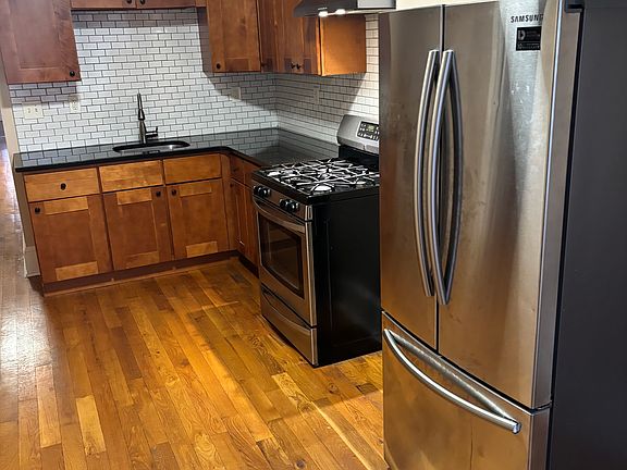 stainless appliances, hardwood floors,