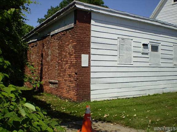 4th image of 1263 Clinton St