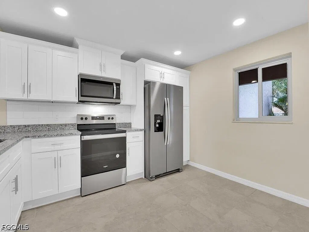 2 bed, 2.0 bath, 1161 sqft, $1,750 — Photo 2