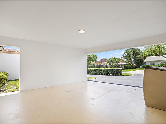 4th image of 5110 NE 17th Avenue