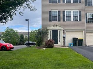7856 Red Hawk Ct, Breinigsville, PA 18031