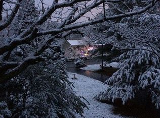 807 Pine Hill St, Johnson City, TN 37601