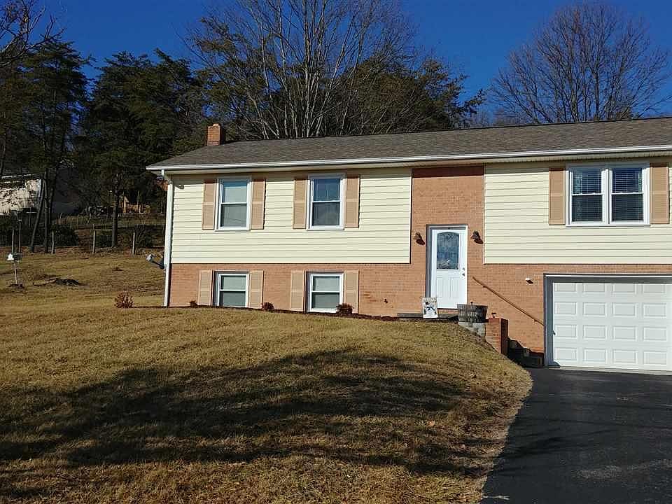 1st image of 240 Tanglewood Dr