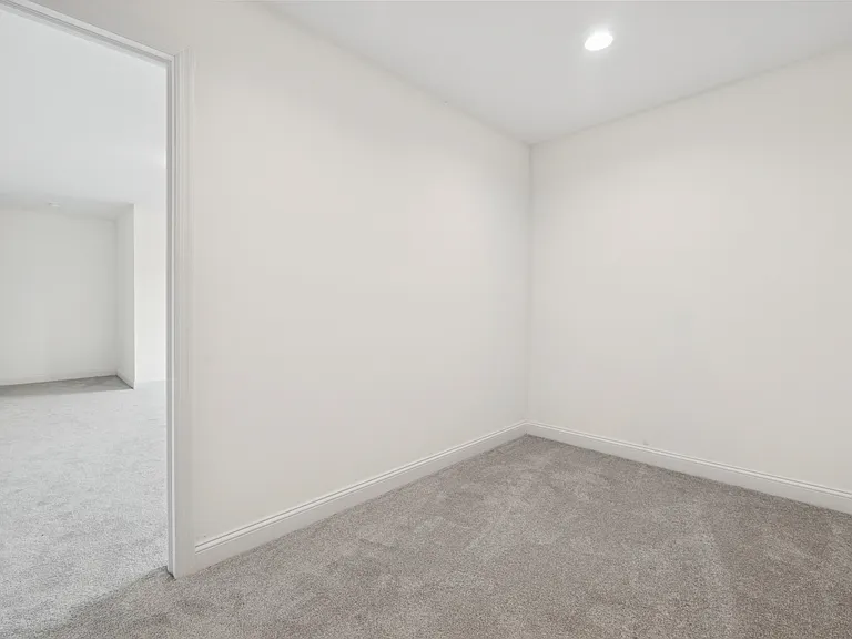 4 Sterling Dr — Photo 30