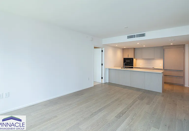 333 Ward Ave #1704 — Photo 7