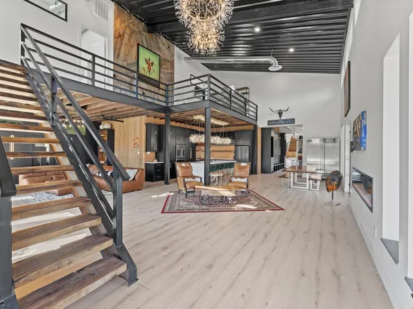 2743 Bobville Rd, Montgomery, TX 77316