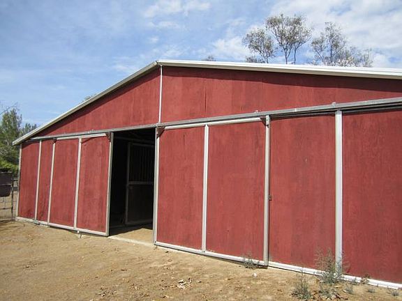 Barn