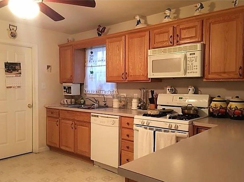 2nd image of 1478 S East Ave