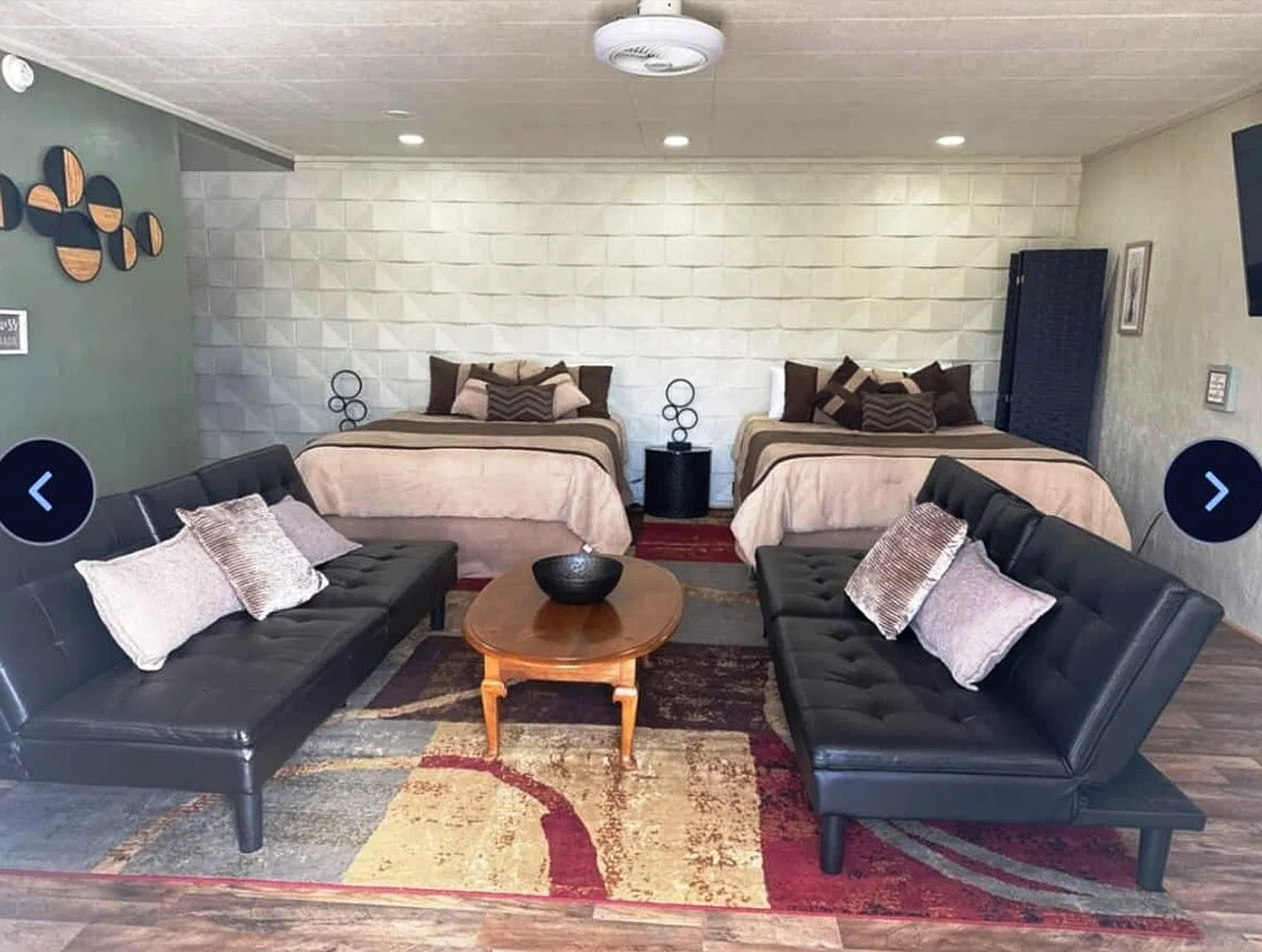 4 bed, 2.0 bath, $9,332 — Photo 2