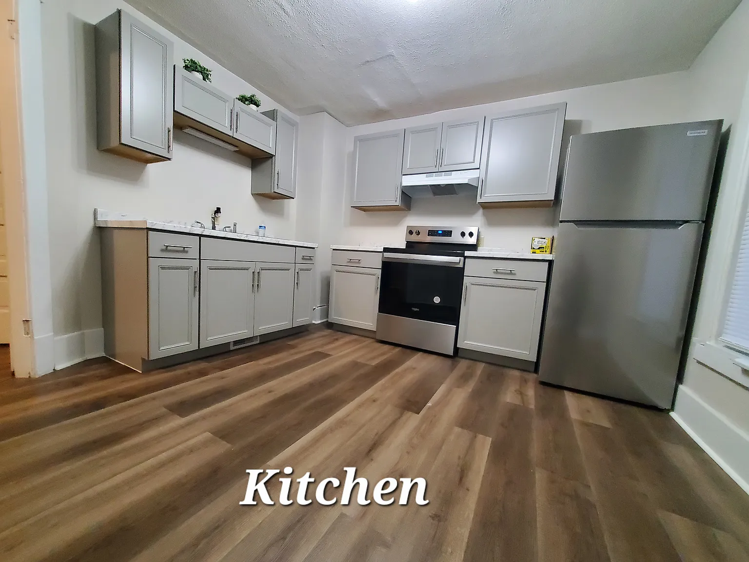 3 bed, 1000 sqft, $925 — Photo 1