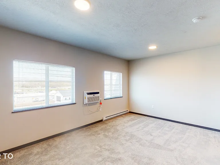 5800 Sunnybrook Plz — Photo 56