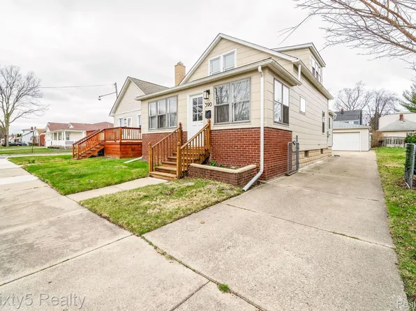 390 Highland St, Wyandotte, MI 48192