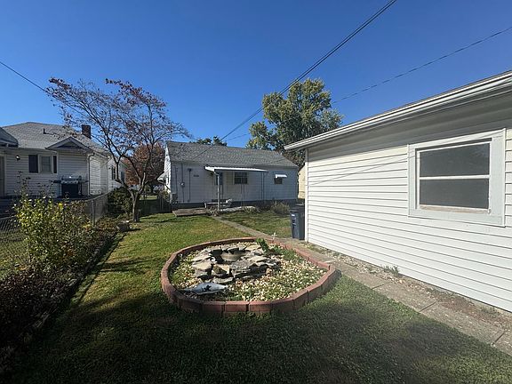 3rd image of 942 Washington Ave