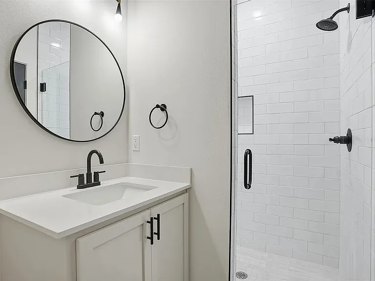 1435 N Main St #B — Photo 36