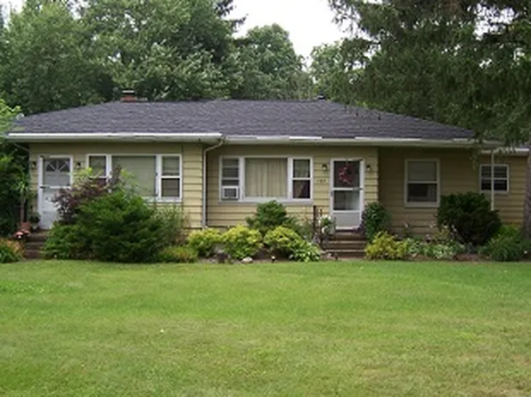 799 McCauley Rd, Stow, OH 44224