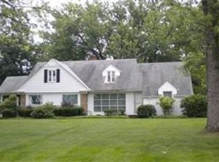 6956 Lawn Park Dr, Brecksville, OH 44141
