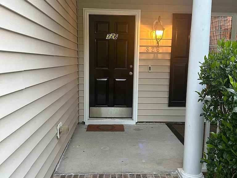 326 Luke Meadow Ln — Photo 4