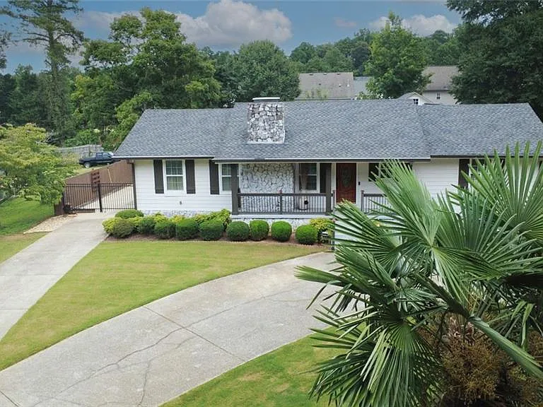 569 Garner Way NW — Photo 1