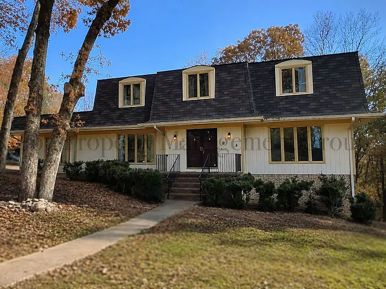 5312 Fairview Rd — Photo 1