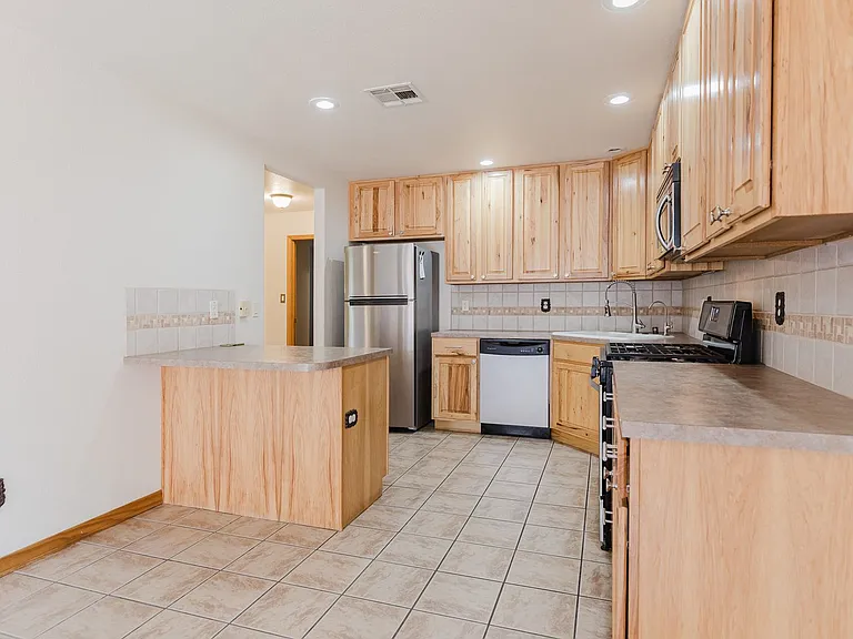 413 Chaco Dr — Photo 5