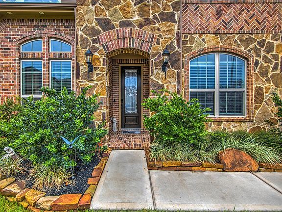 5th image of 15007 Silver Willow Cir