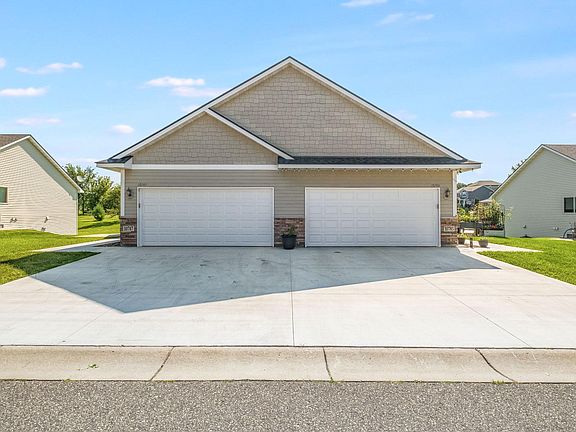 2nd image of 10747 Knollwood Ln