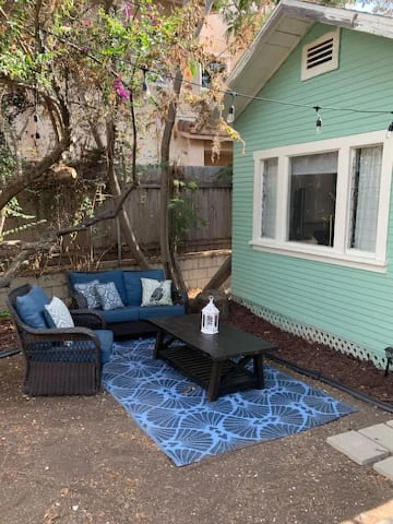 Studio, 400 sqft, $2,059 — Photo 1