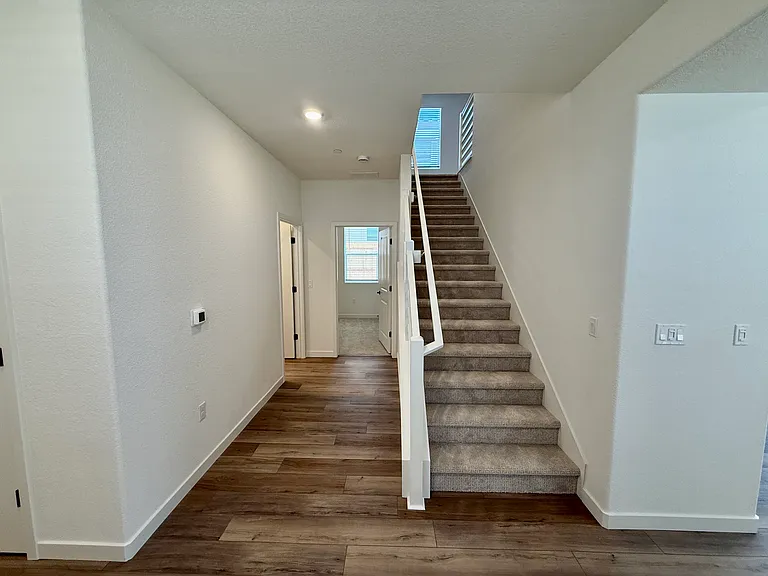 4581 Field View Dr — Photo 4