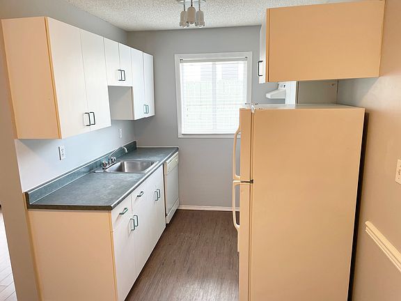 3rd image of 9501 Manning Ave #851609