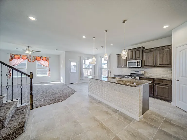1100 Twin Brooks Ln — Photo 4